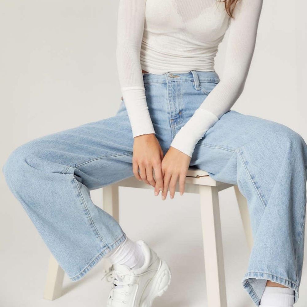 BDG low rise wide leg jeans